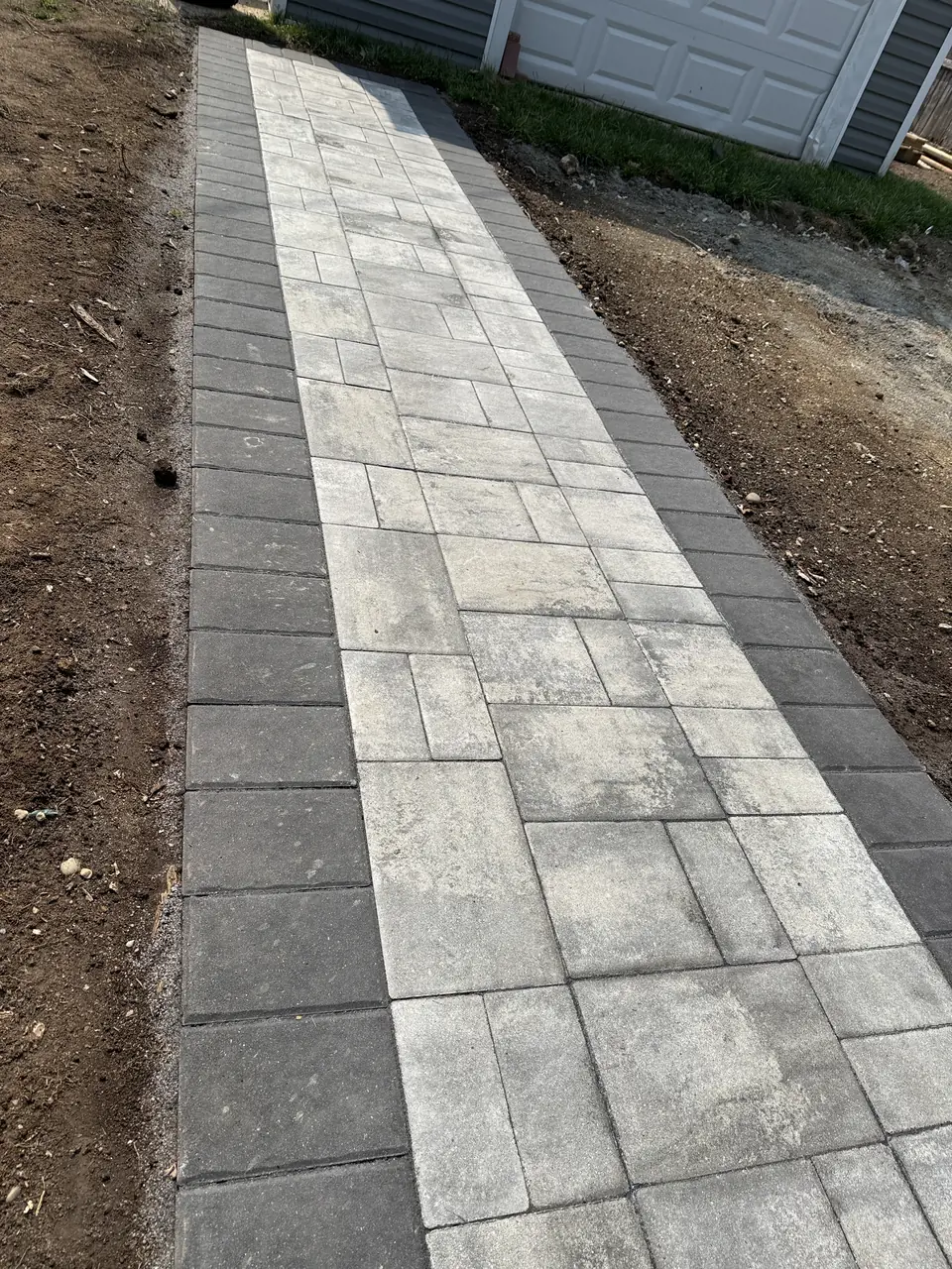 Straight paver walkway with contrasting edge